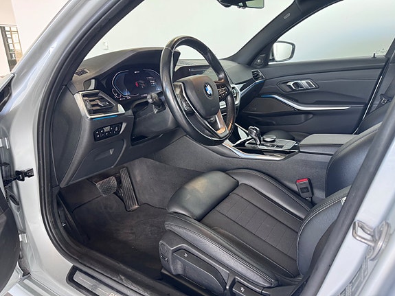 BMW 330e 7 of 19
