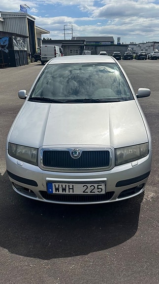Skoda Fabia 2 of 12