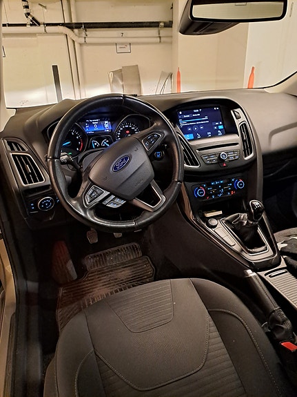 Ford Focus 8 of 8