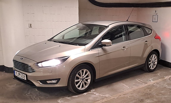 Ford Focus 2 of 8