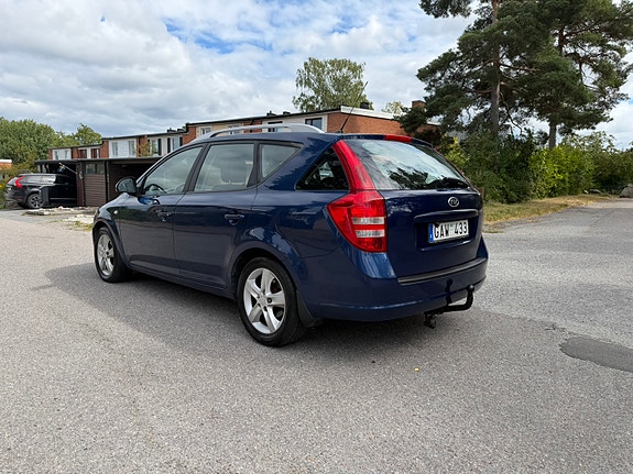 Kia Ceed 2 of 6