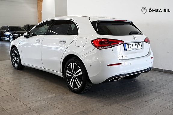 Mercedes-Benz A250 e 4 of 24