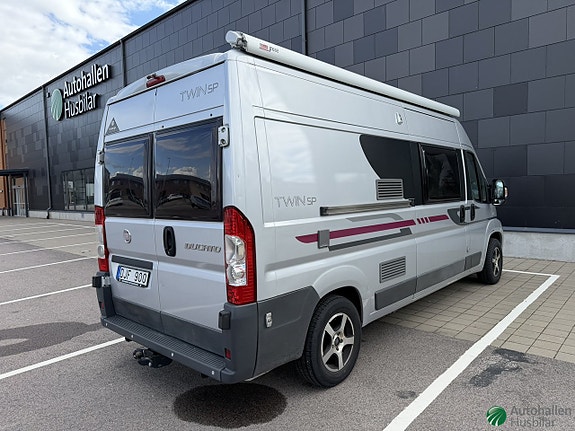Adria TWIN SP 2 of 9