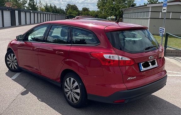 Ford Focus 2 of 7