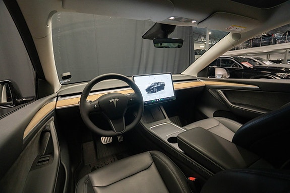 Tesla Model Y 11 of 22