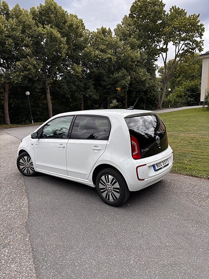 Volkswagen e-Up! 2 of 10