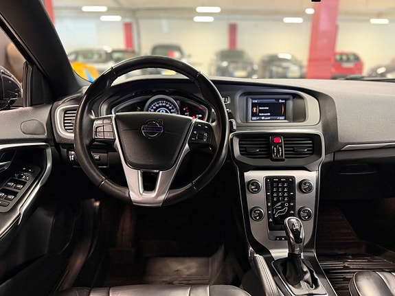 Volvo V40 13 of 18