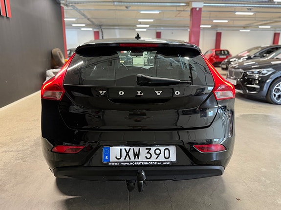 Volvo V40 4 of 18