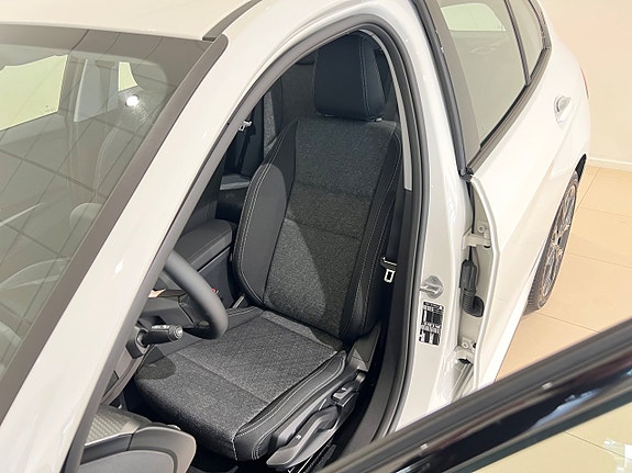BMW 120 4 of 11