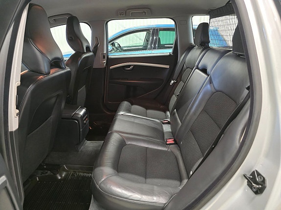 Volvo V70 21 of 30