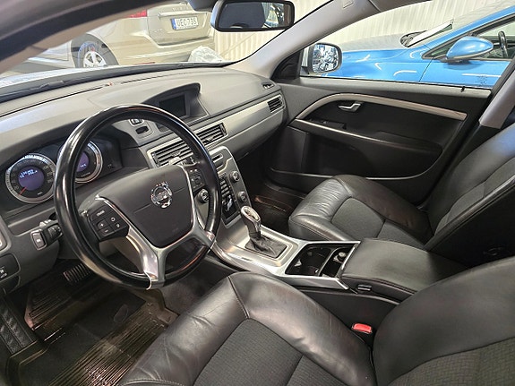 Volvo V70 18 of 30