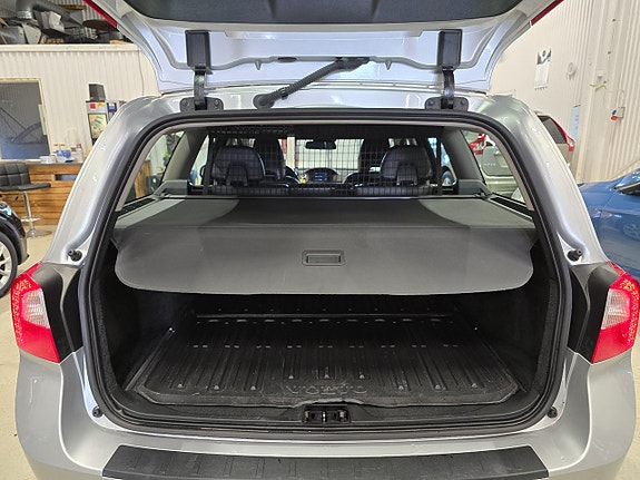 Volvo V70 10 of 30