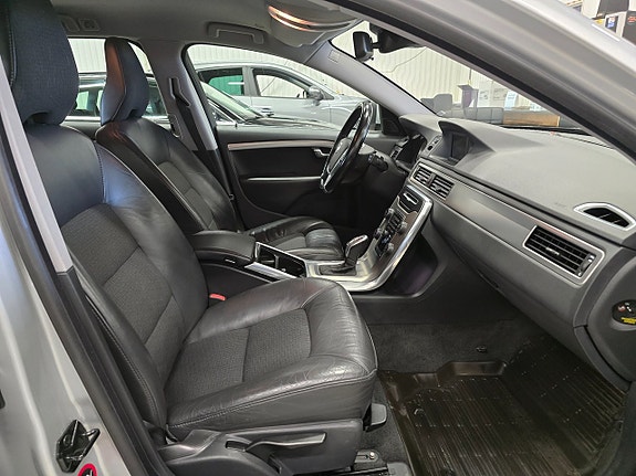 Volvo V70 17 of 30