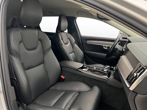 Volvo V90 26 of 30