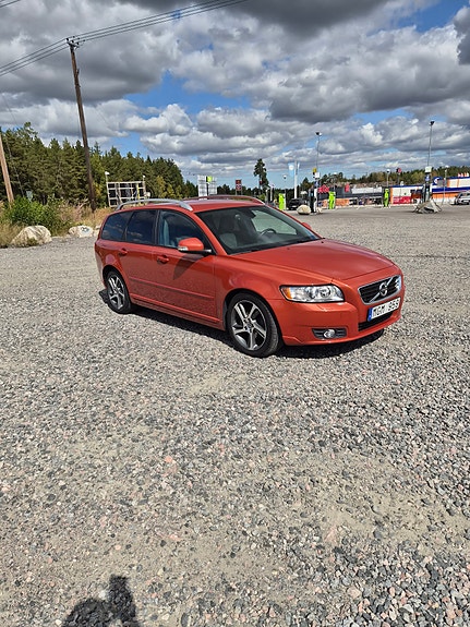 Volvo V50 3 of 10