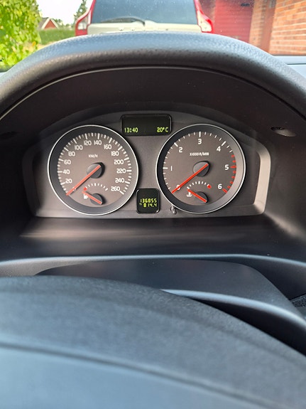 Volvo V50 2 of 10