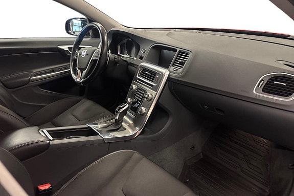 Volvo V60 Cross Country 10 of 18