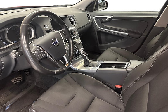 Volvo V60 Cross Country 8 of 18