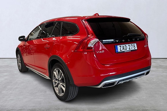 Volvo V60 Cross Country 4 of 18