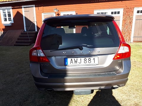 Volvo V70 3 of 8