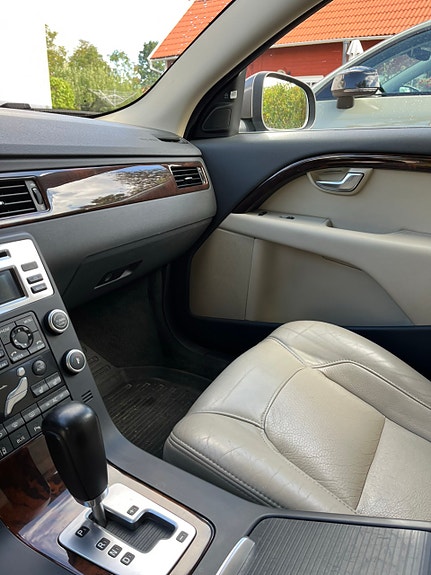 Volvo V70 14 of 24