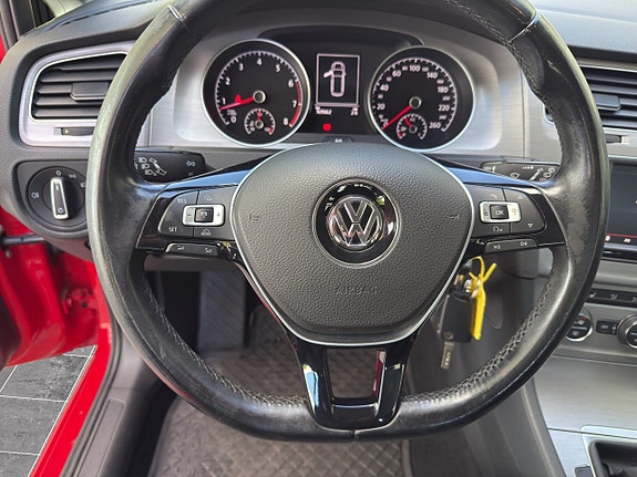 Volkswagen Golf VII 15 of 20