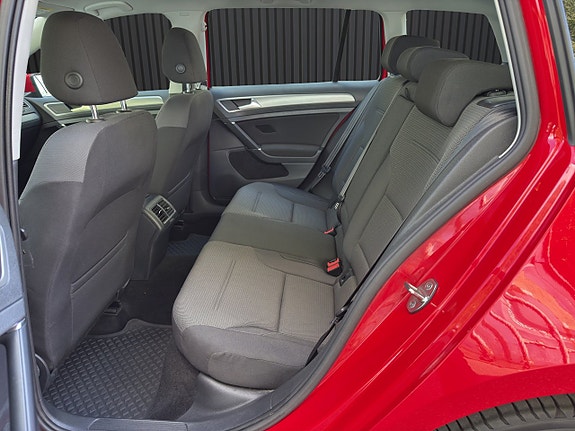 Volkswagen Golf VII 14 of 20