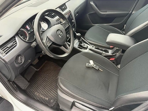 Skoda Octavia 9 of 23