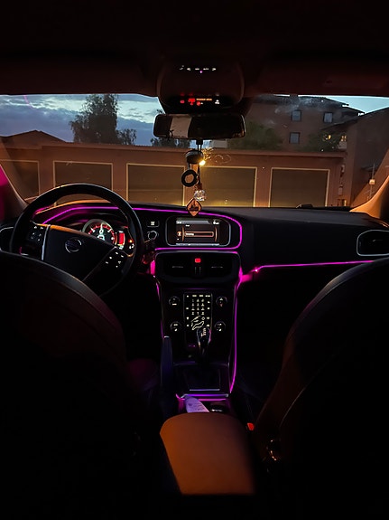 Volvo V40 7 of 8
