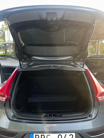 Volvo V40 6 of 8