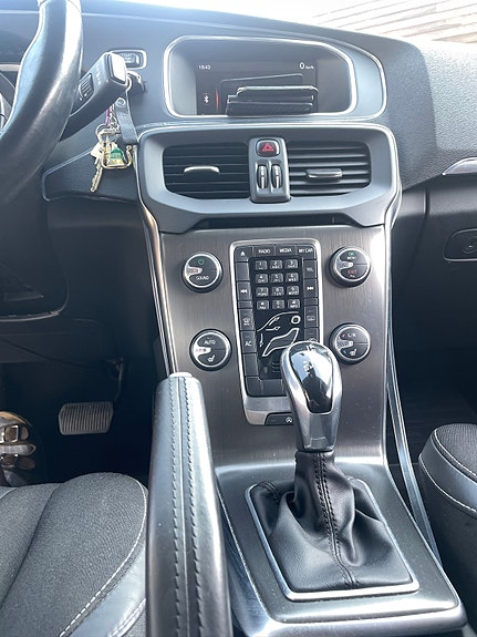Volvo V40 4 of 8