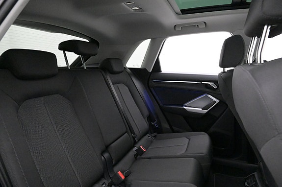 Audi Q3 22 of 27