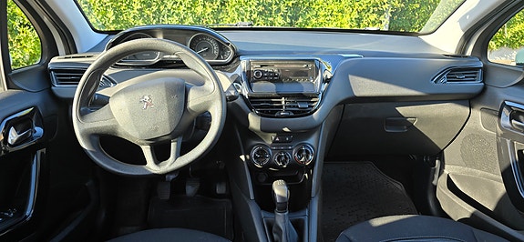 Peugeot 208 5 of 5