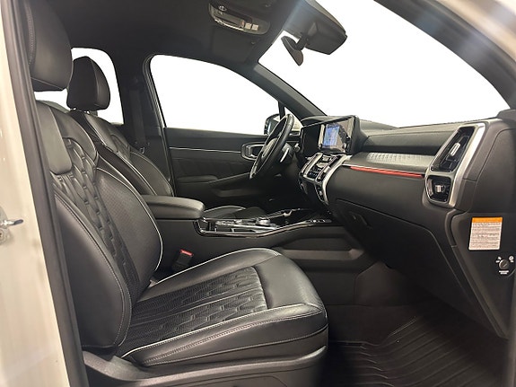 Kia Sorento 13 of 16