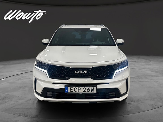 Kia Sorento 2 of 16