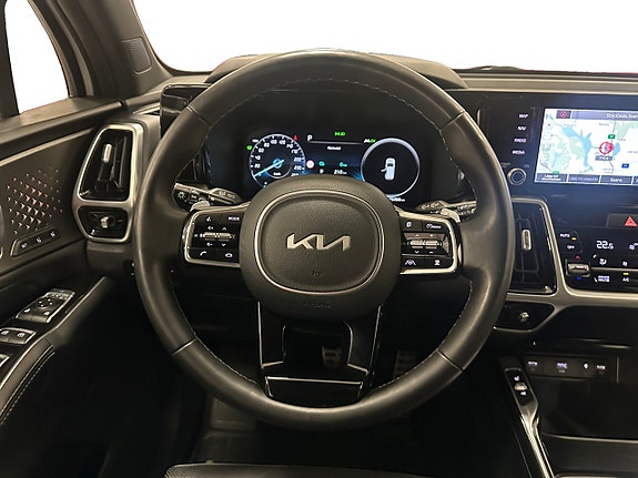 Kia Sorento 12 of 16