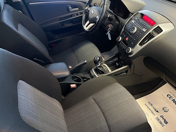 Kia Ceed 8 of 12