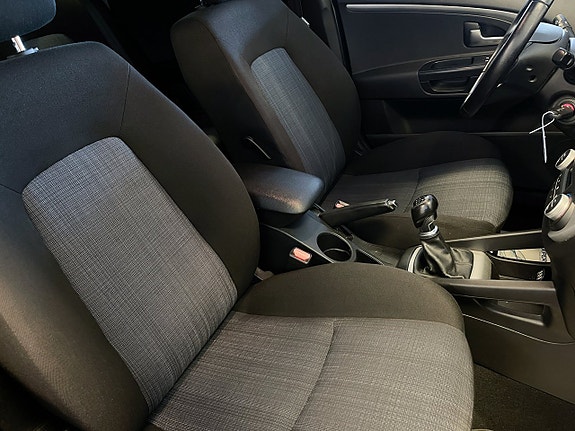 Kia Ceed 9 of 12