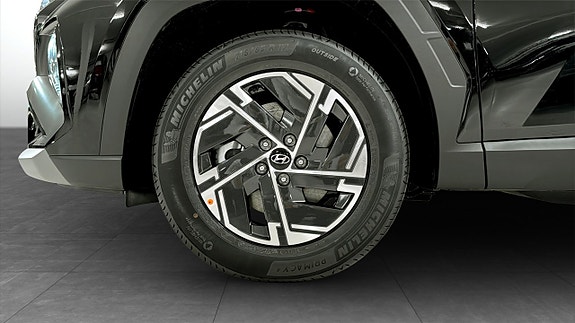 Hyundai Tucson 9 of 12