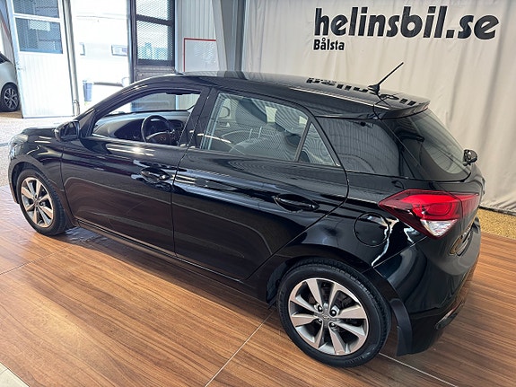 Hyundai i20 2 of 10