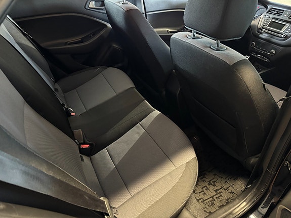 Hyundai i20 7 of 10
