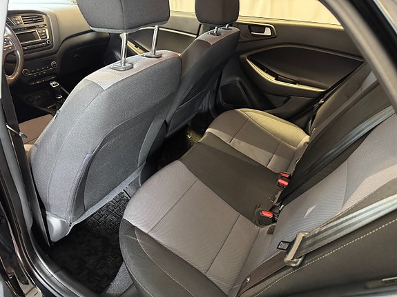 Hyundai i20 5 of 10