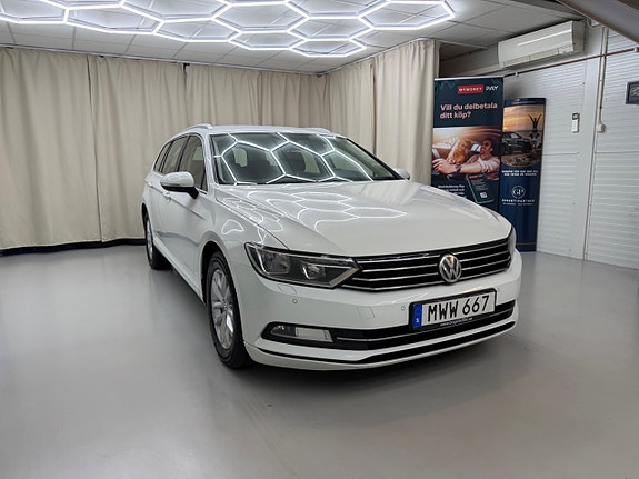 Volkswagen Passat 3 of 29