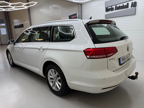 Volkswagen Passat 5 of 29
