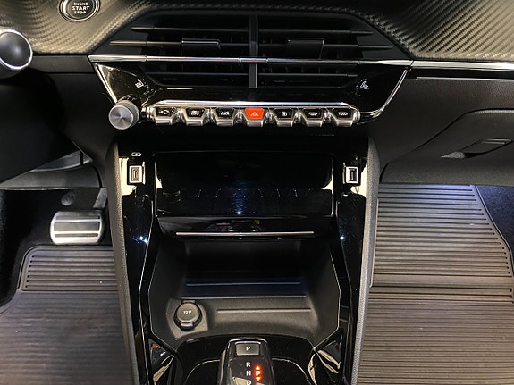 Peugeot 2008 29 of 30
