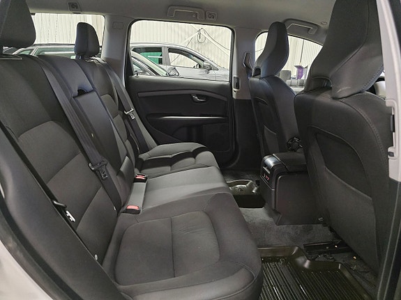 Volvo V70 14 of 30