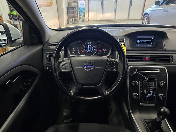 Volvo V70 17 of 30