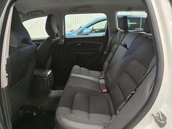 Volvo V70 13 of 30