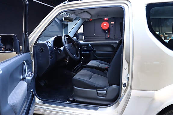 Suzuki Jimny 8 of 22