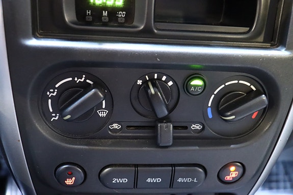 Suzuki Jimny 21 of 22